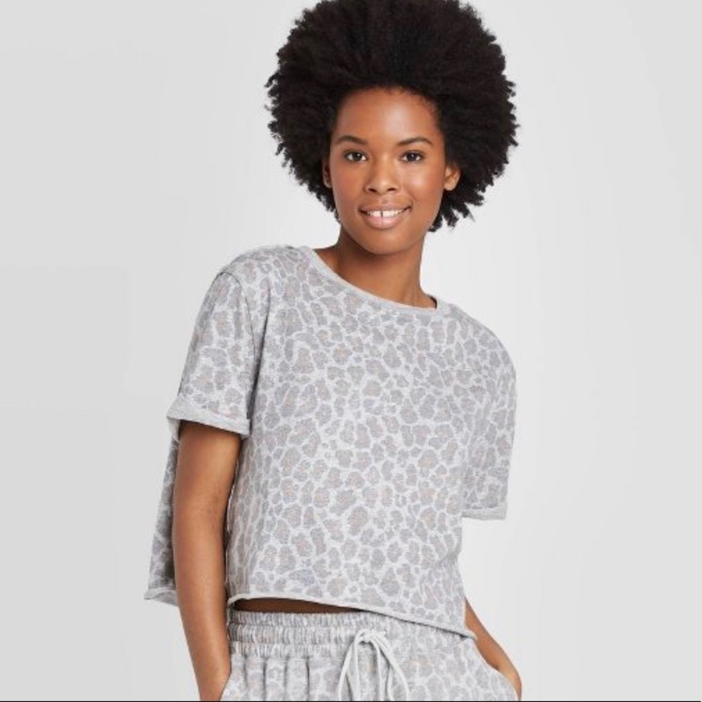 Size small Target Colsie leopard print crop top